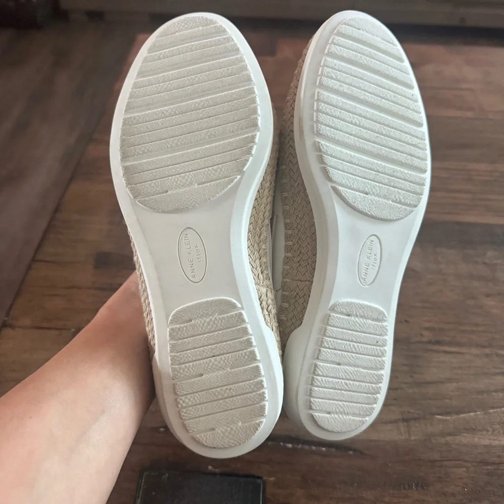 Anne‎ Klein Akzasha White Espadrille Flats